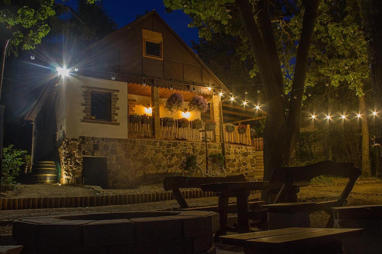 Cityside Cottage Eger Exterior photo