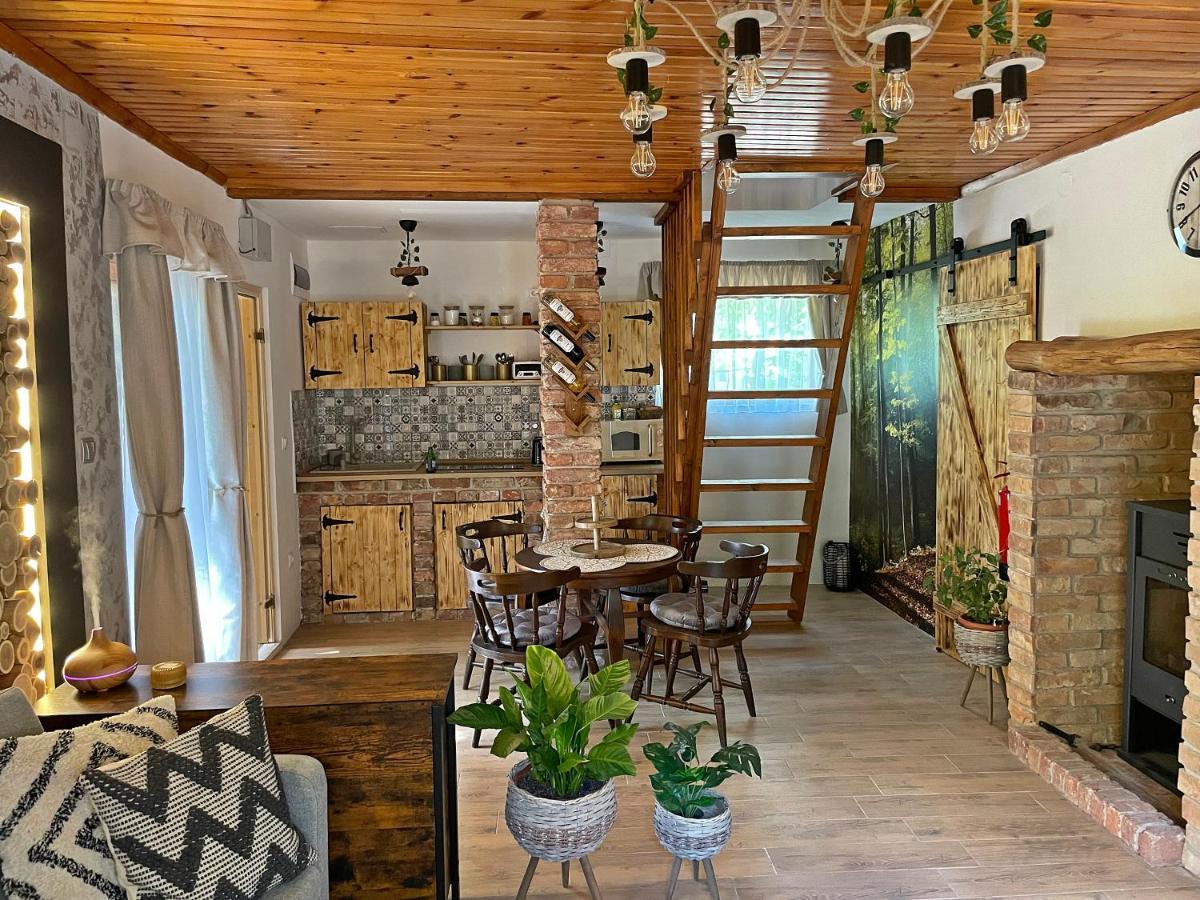 Cityside Cottage Eger Exterior photo